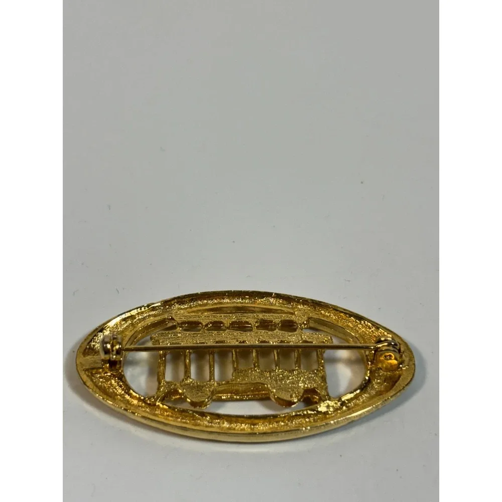 Vintage Brooch‎ Pin with Tiny Details San Francisco Gold Tone Cable Car